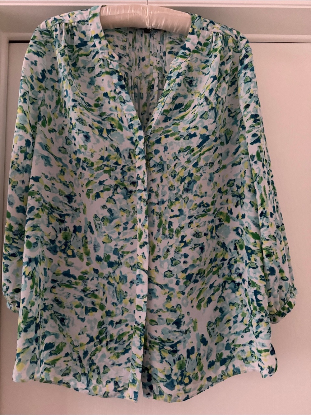 NYDJ Painterly Floral Button-Front Blouse in Blue & Green Small